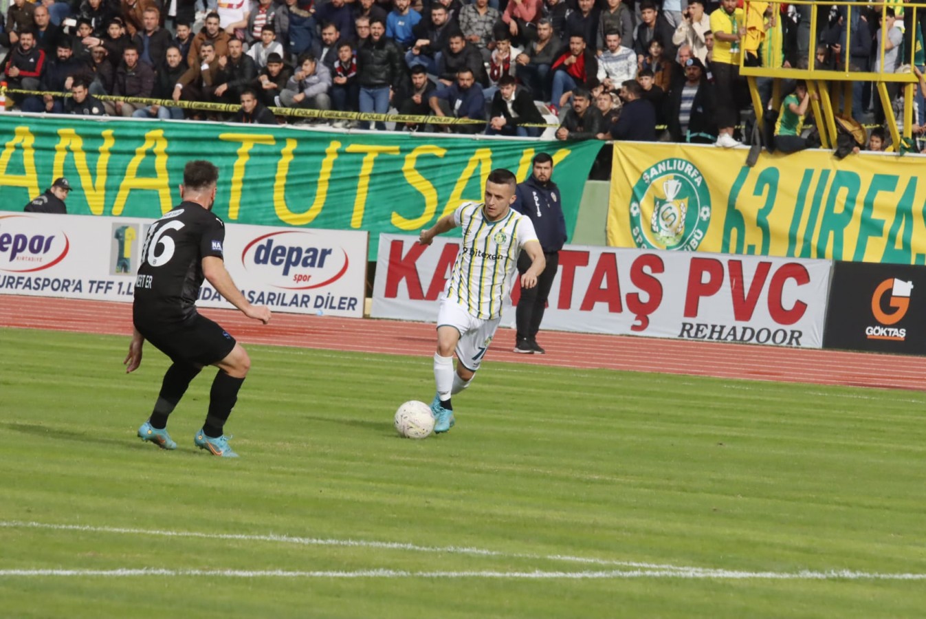 Şanlıurfaspor-Nazilli Belediyespor maçında ilk yarı golsüz tamamlandı