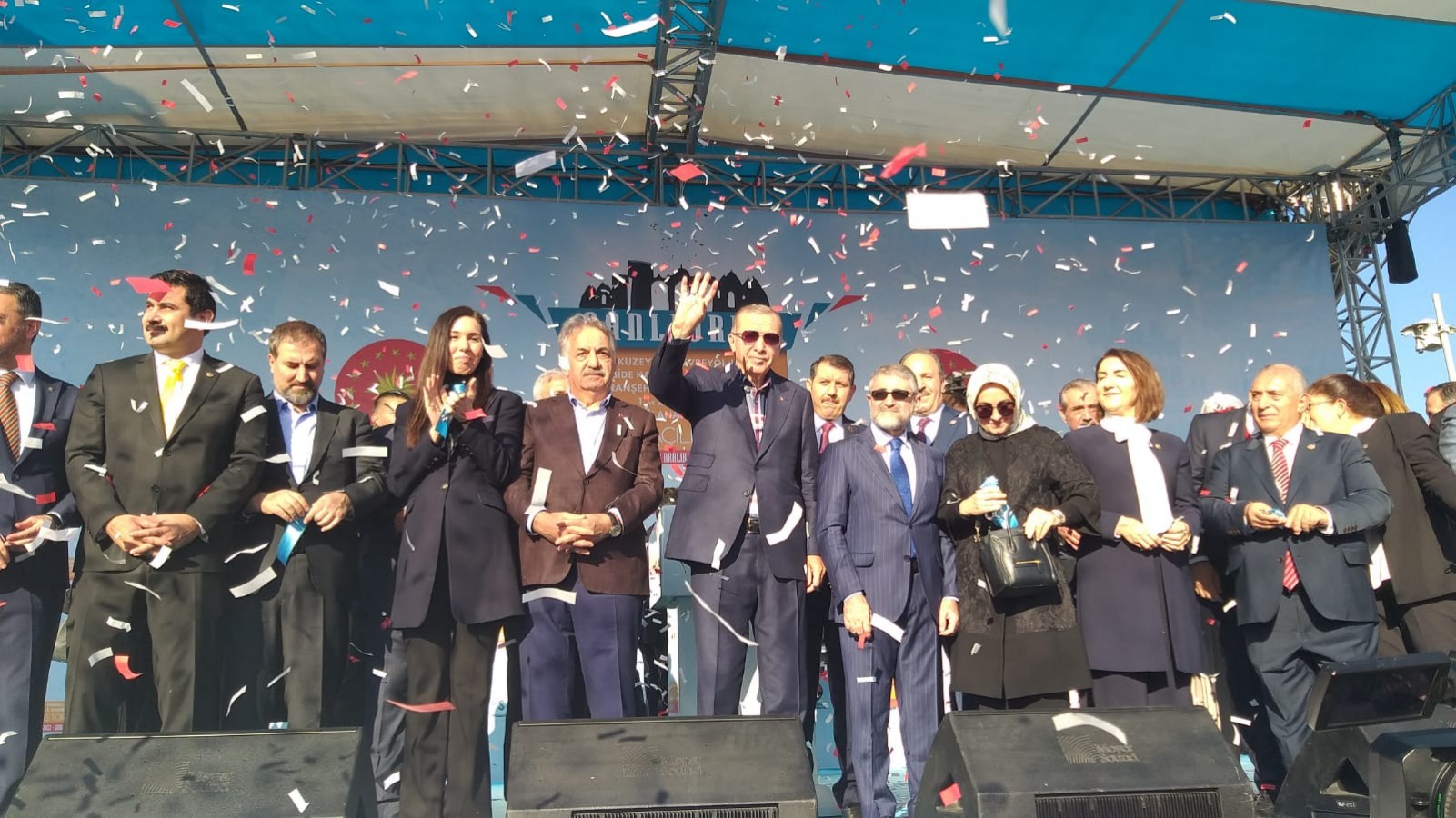 Cumhurbaşkanı Erdoğan Urfa'da  12 milyar TL’lik 532 projenin açılışını yaptı;