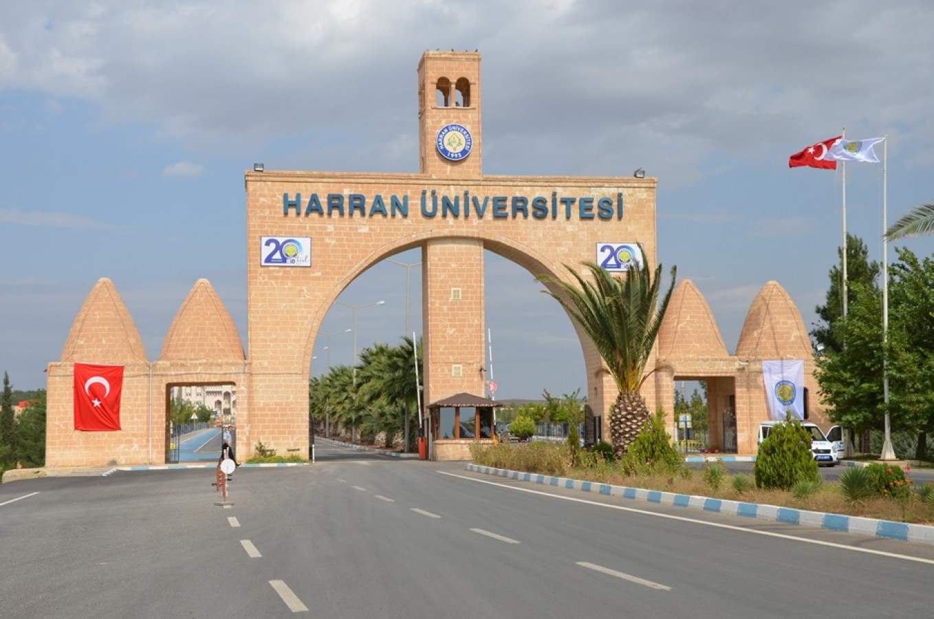 Harran Üniversitesi'nde adrese teslim kadro iddiası!