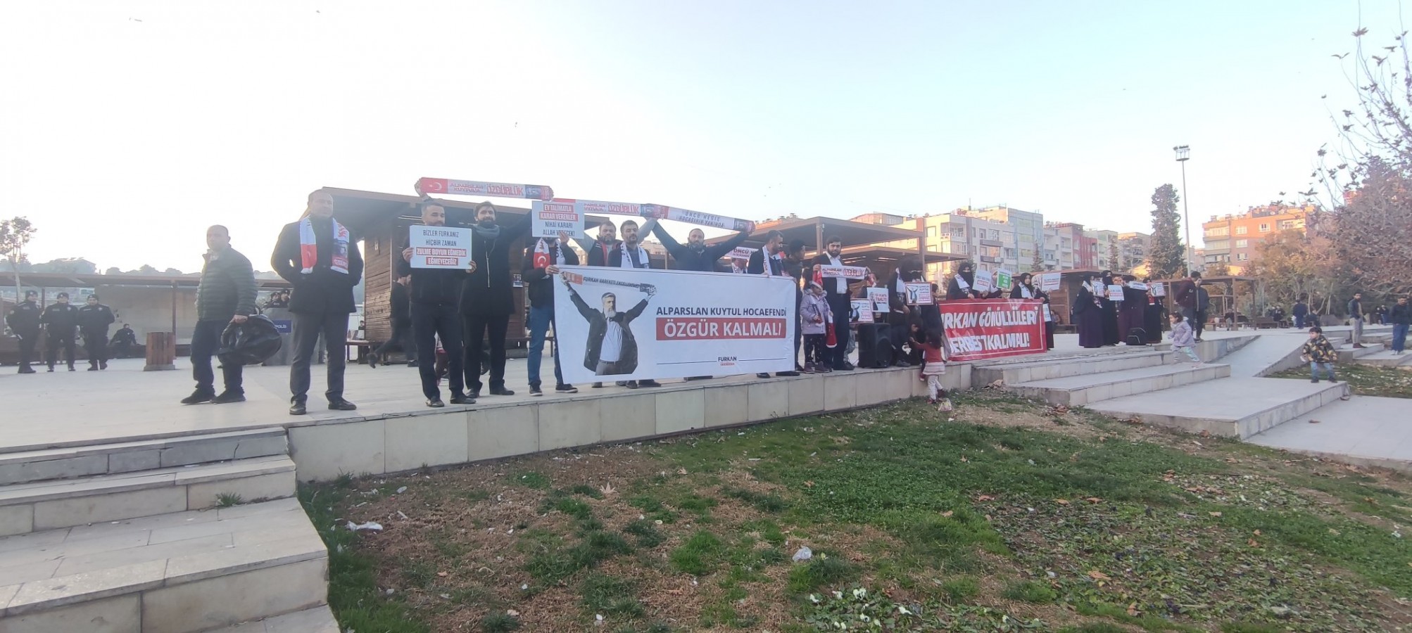 Furkan Vakfı üyeleri Urfa'da eylem yaptı!;