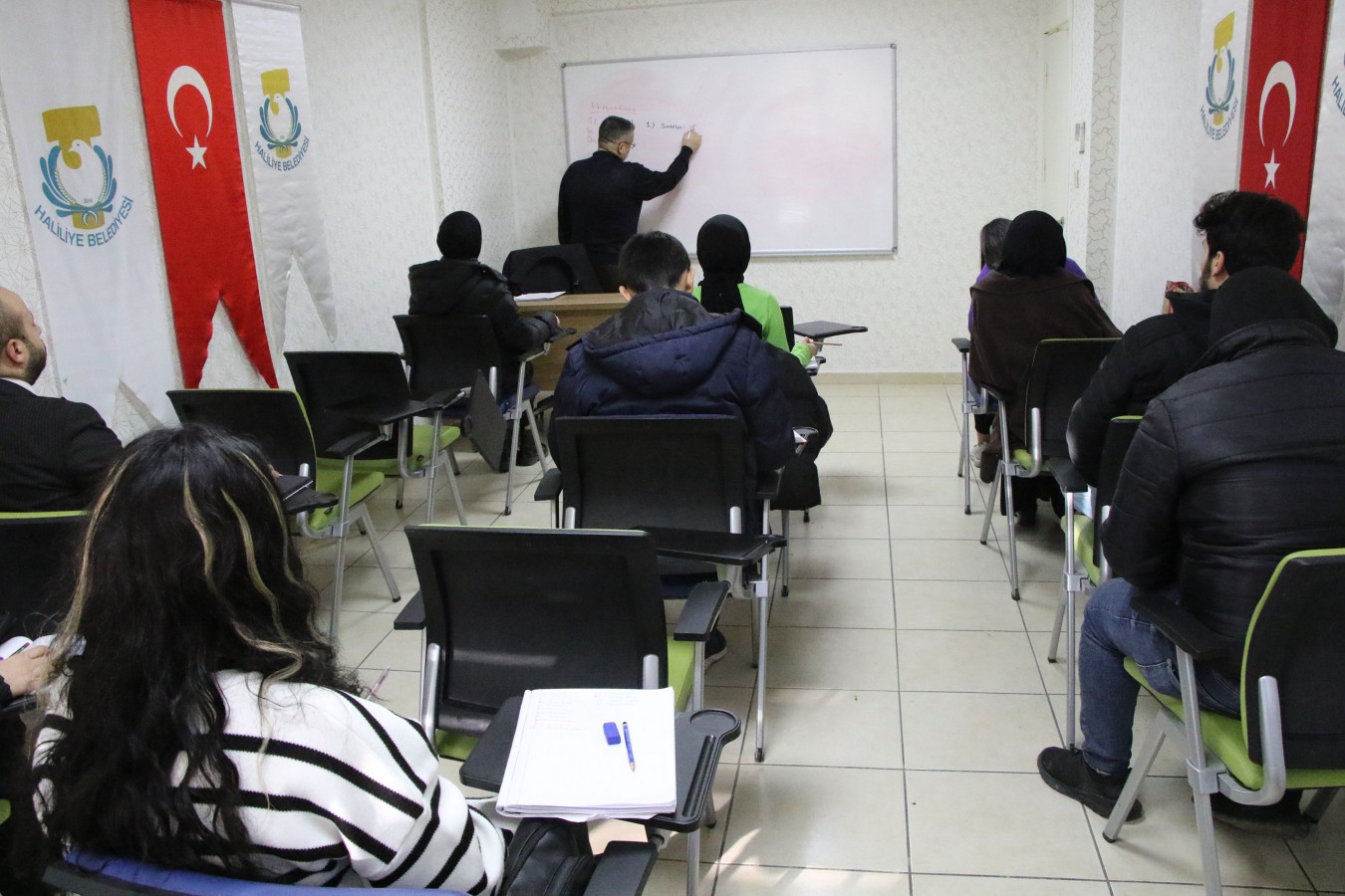 Haliliye belediyesinden gençlere bilgisayar ve İngilizce kursu;