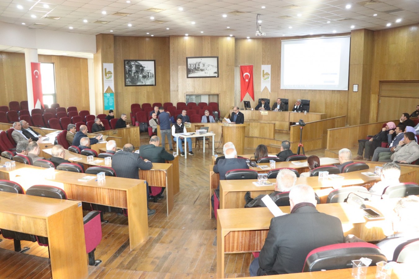Viranşehir Belediyesinde yeni yılın ilk meclis toplantısı yapıldı