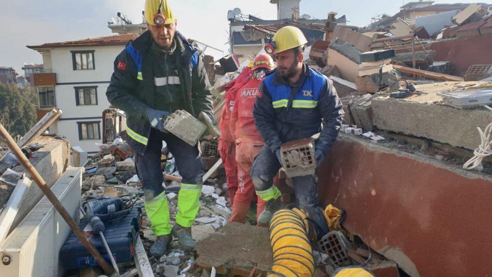 Enerji ve Tabii Kaynaklar Bakanlığı duyurdu: 2 bin 103 madenci deprem bölgesinde;