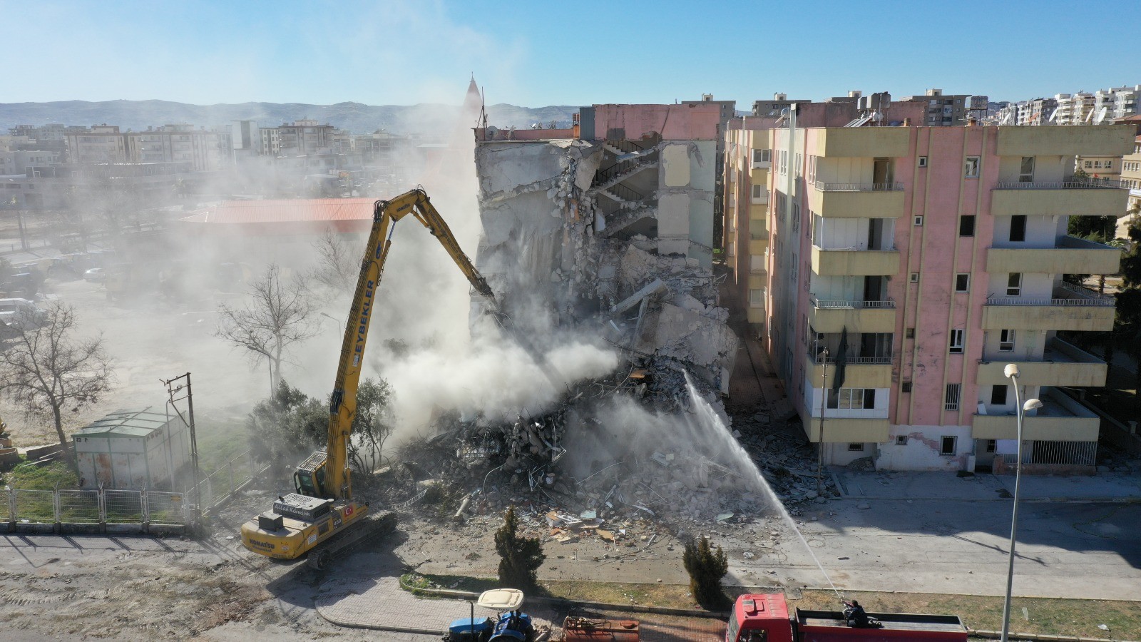 Kahramanmaraş merkezli depremlerde can kaybı 47 bin 932'ye yükseldi;