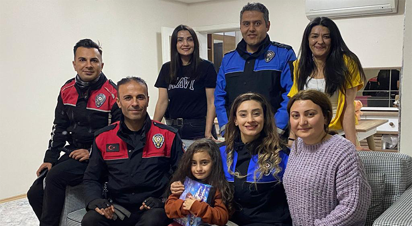 Urfa’da ekiplerden şehit polis Cemal Bozkurt’un kızına doğum günü sürprizi