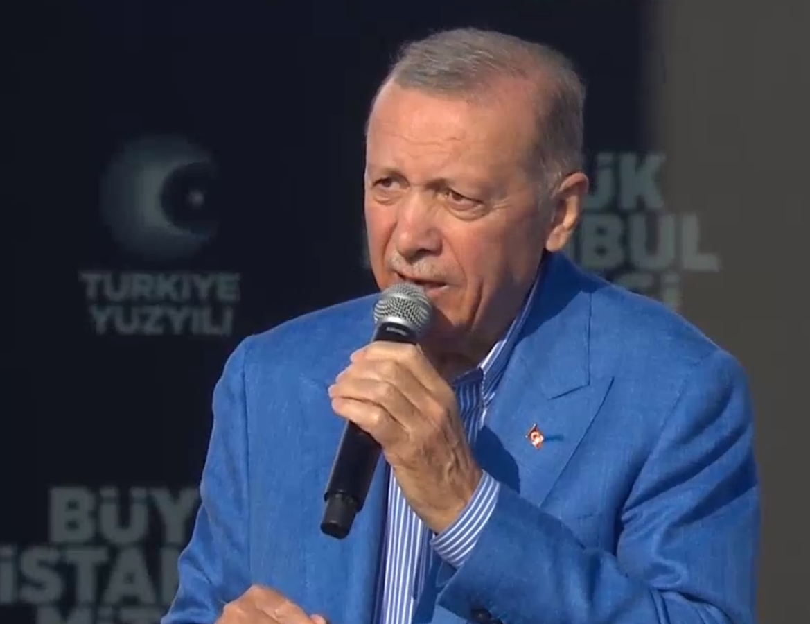 Cumhurbaşkanı Erdoğan: Kamu işçileri için zammı salı günü açıklayacağız;