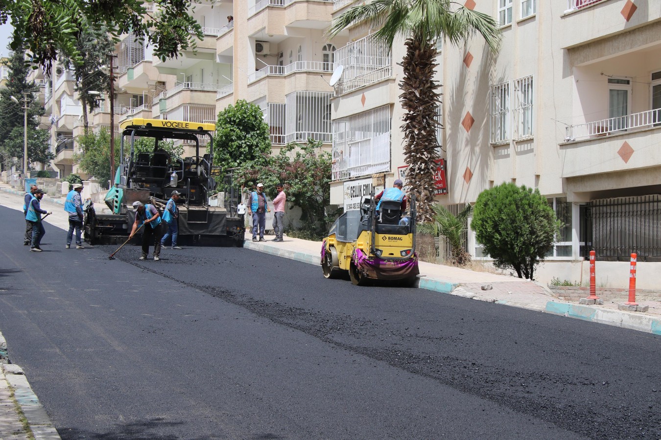 Haliliye Belediyesi sıcak asfalt çalışmalarını sürdürüyor