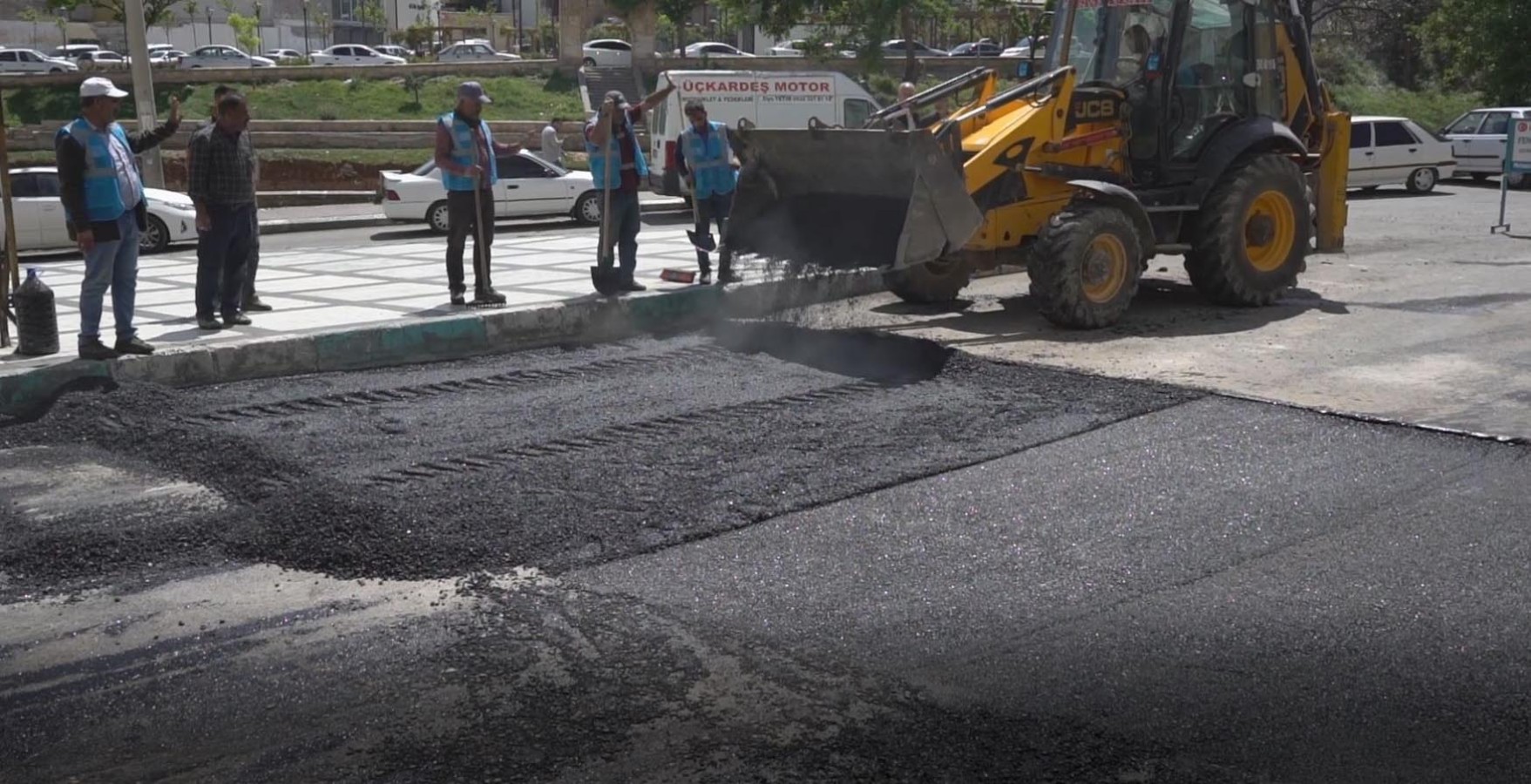 Haliliye Belediyesi’nden sıcak asfalt çalışması;
