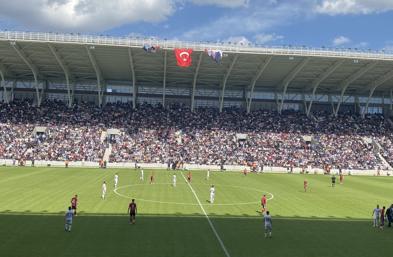 Karbel Karaköprü Belediyespor play-off’u garantiledi;