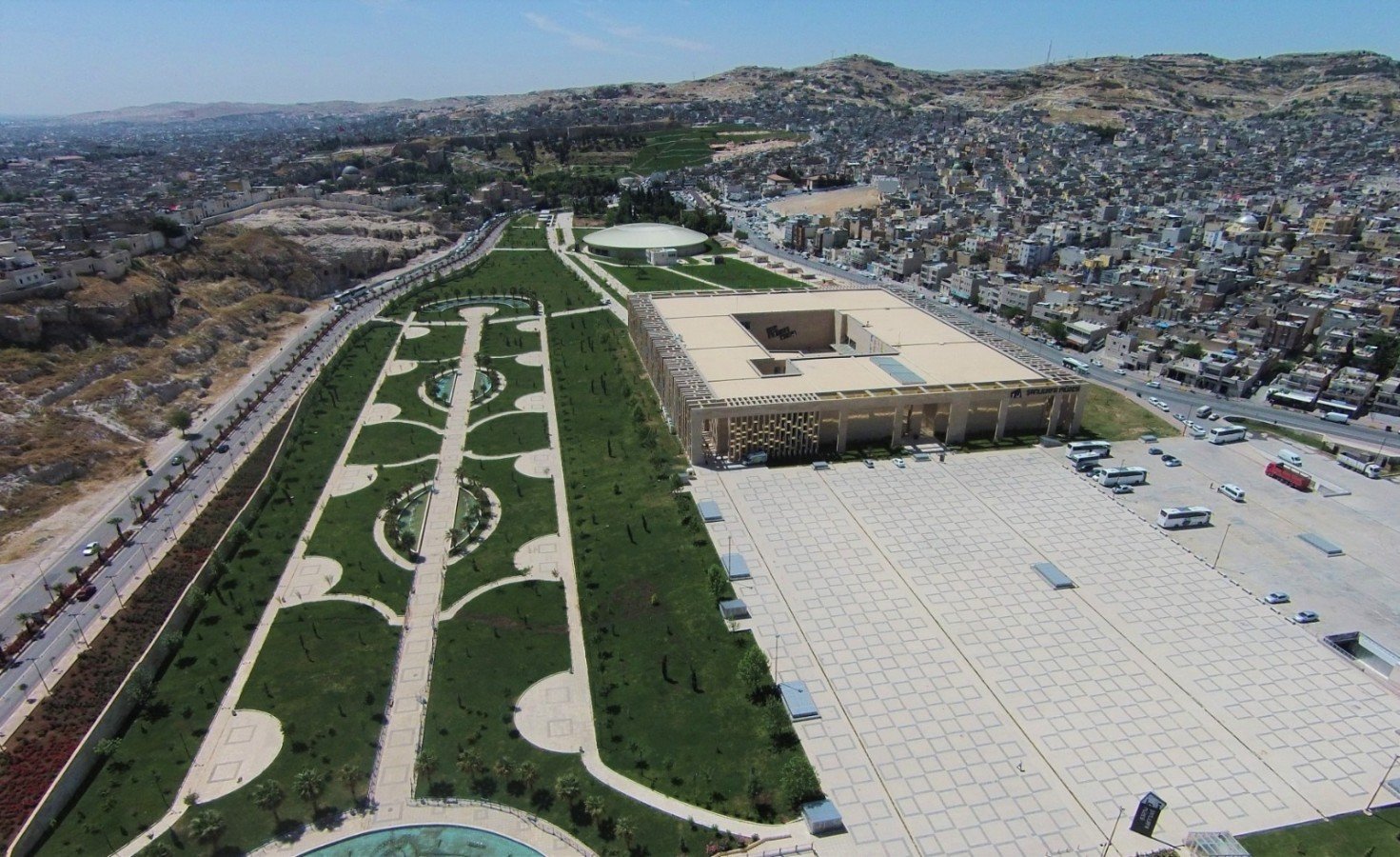 Urfa'da deprem ve sel sonrası kapatılan müzelerdeki hasarlar onarılmaya başlanıyor;
