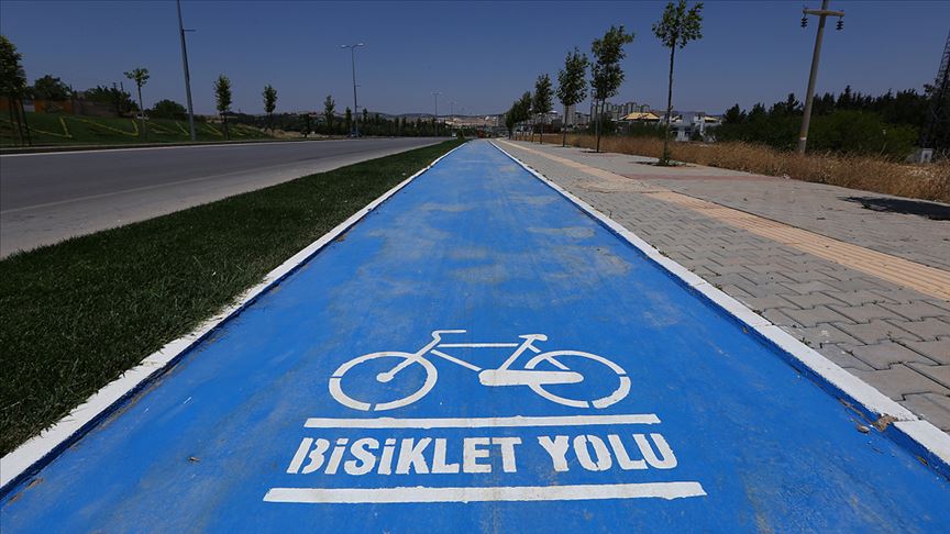 Bakan Özhaseki: Bin 643 kilometre bisiklet yolunu tamamladık;