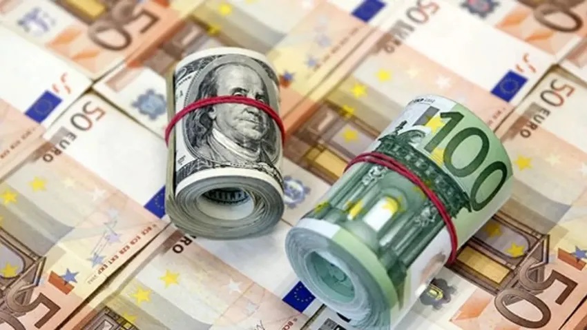Dolar ve euro güne yine rekorla başladı
