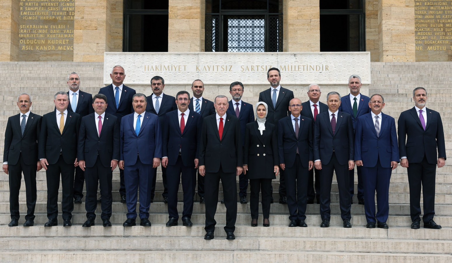 Erdoğan'dan yeni kabine üyeleriyle Anıktabir ziyareti