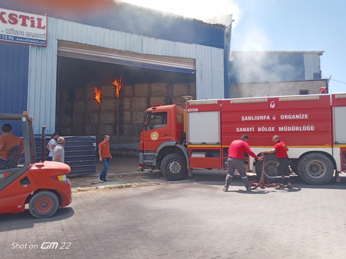 Şanlıurfa OSB’de tekstil firmasının deposunda korkutan yangın