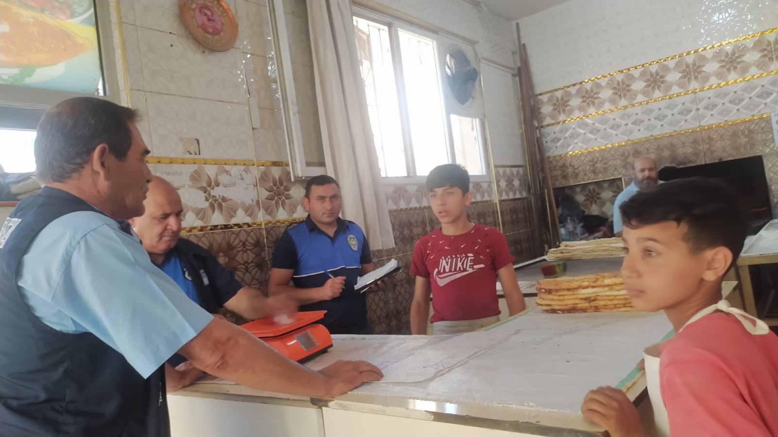 Viranşehir'de ekmeğe zam yapan fırınlara ceza yağdı