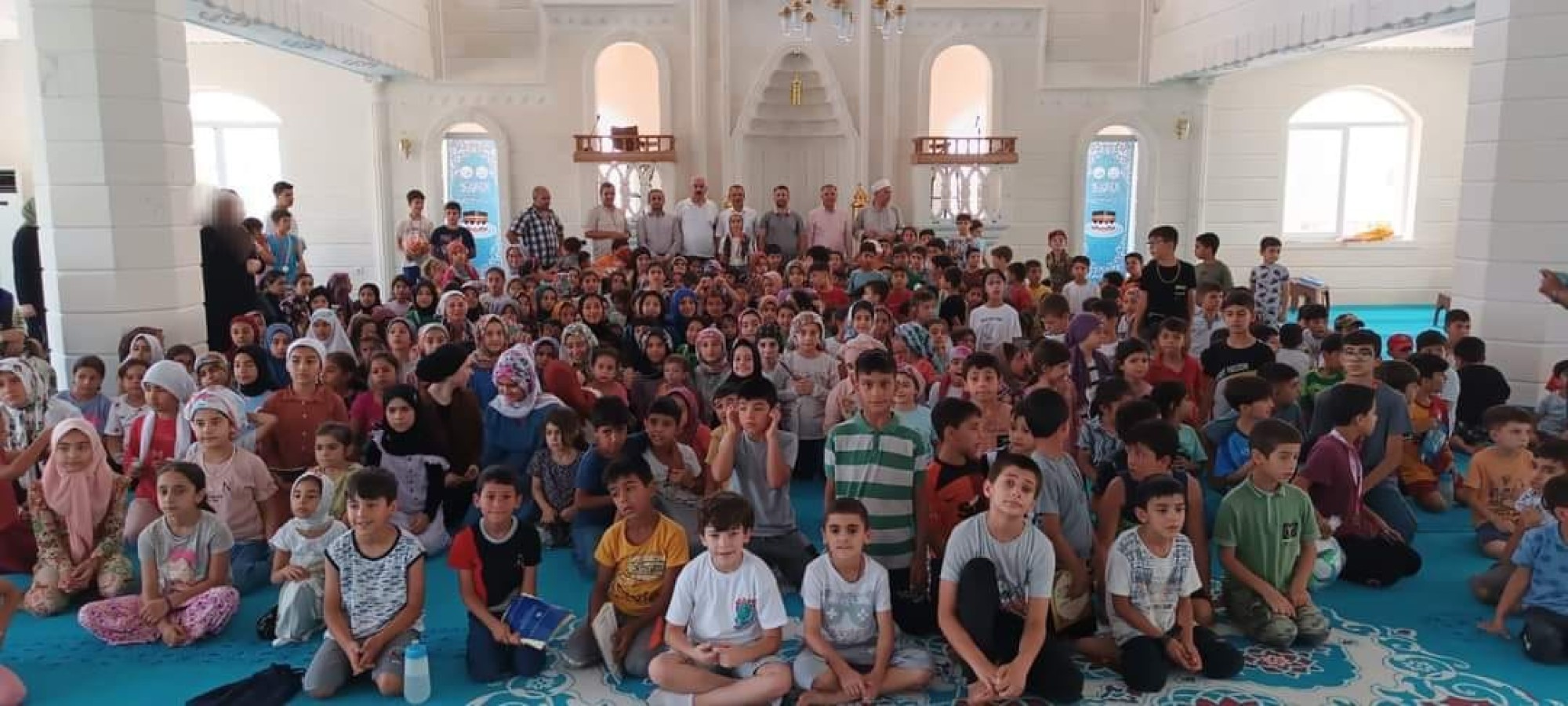 Urfa’da  Kur'an kursu öğrencileri hem eğleniyor hem de öğreniyor;
